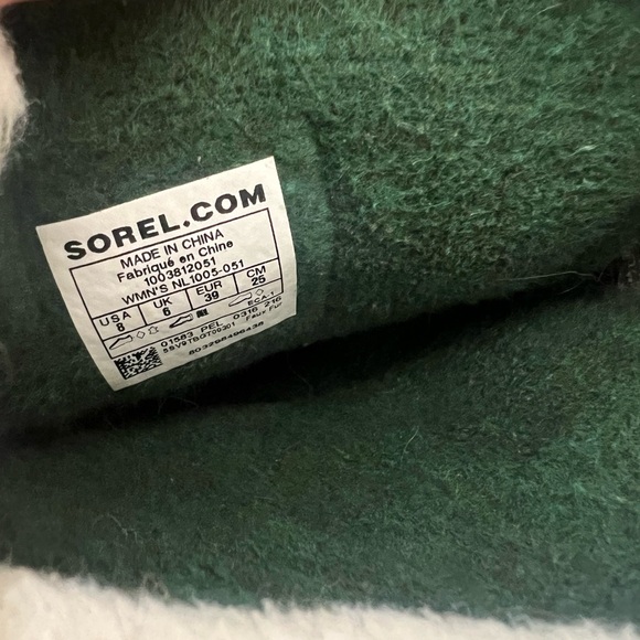 Sorel Caribou Boot - Shale/stone color Size 8 women’s - Picture 4 of 8